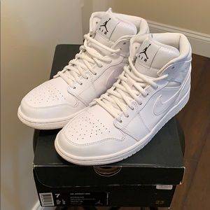 Air Jordan 1 Mid White